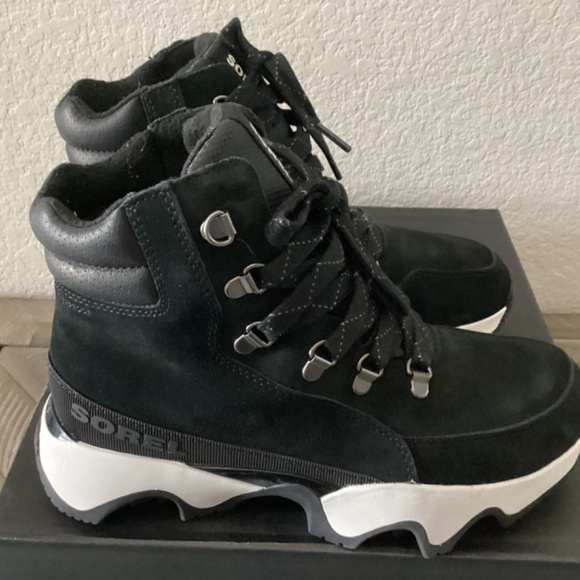 SOREL Women's Kinetic Impact Conquest Waterproof Booties, size 8 - Picture 3 of 8